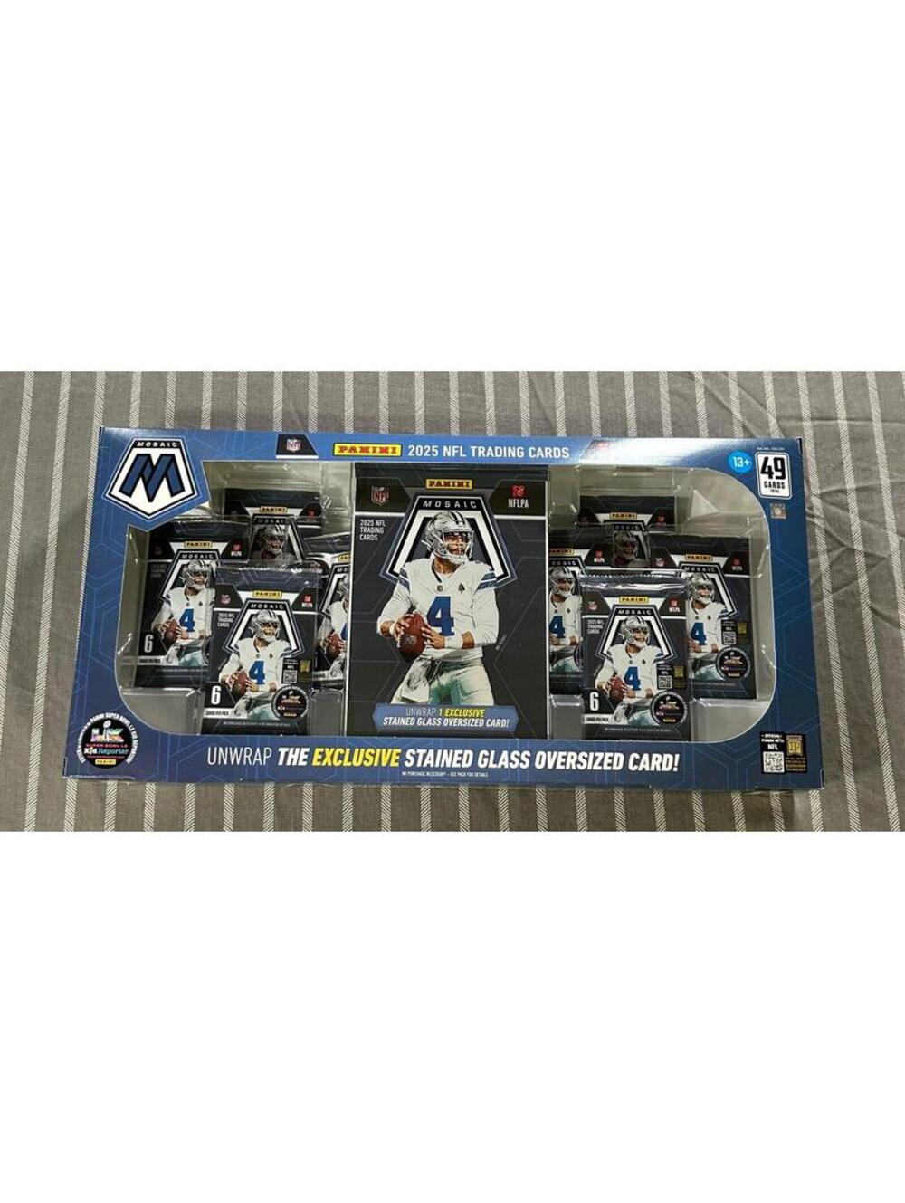 2025 Panini Mosaic NFL Costco Exclusive Bundle Box of football trading cards